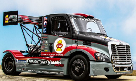 2000-сильный полугрузовик может дрифтить